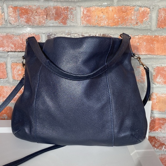Coach Isabella Navy Leather Shoulder Sling Bag Gently Used Classic Style - Picture 6 of 7